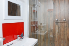 Gulval Farm Cottages - The Flower Box - The Master Bedroom En-Suite