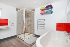 Gulval Farm Cottages - The Flower Box - The bathroom