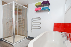 Gulval Farm Cottages - The Flower Box - The bathroom